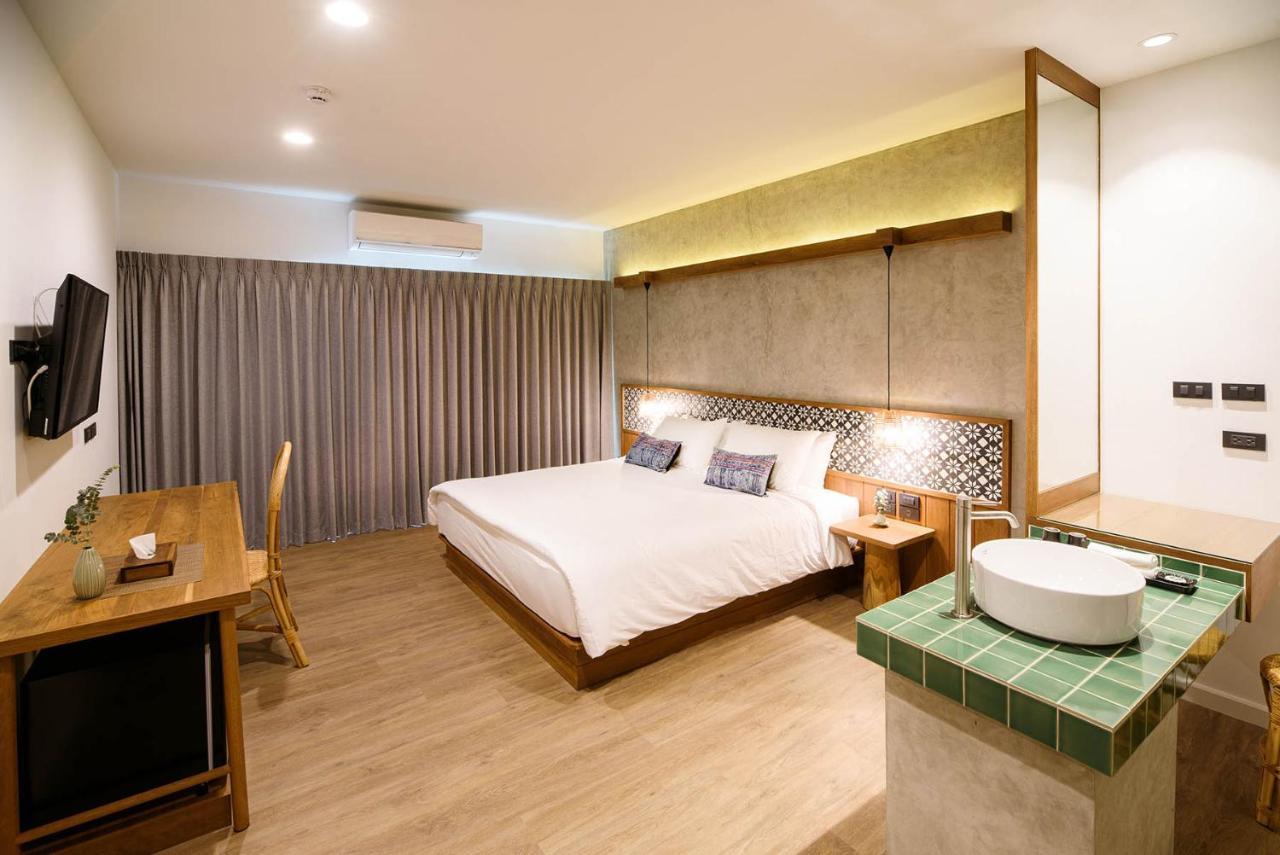 Himku Hotel - Adult Only Чіангмай Екстер'єр фото